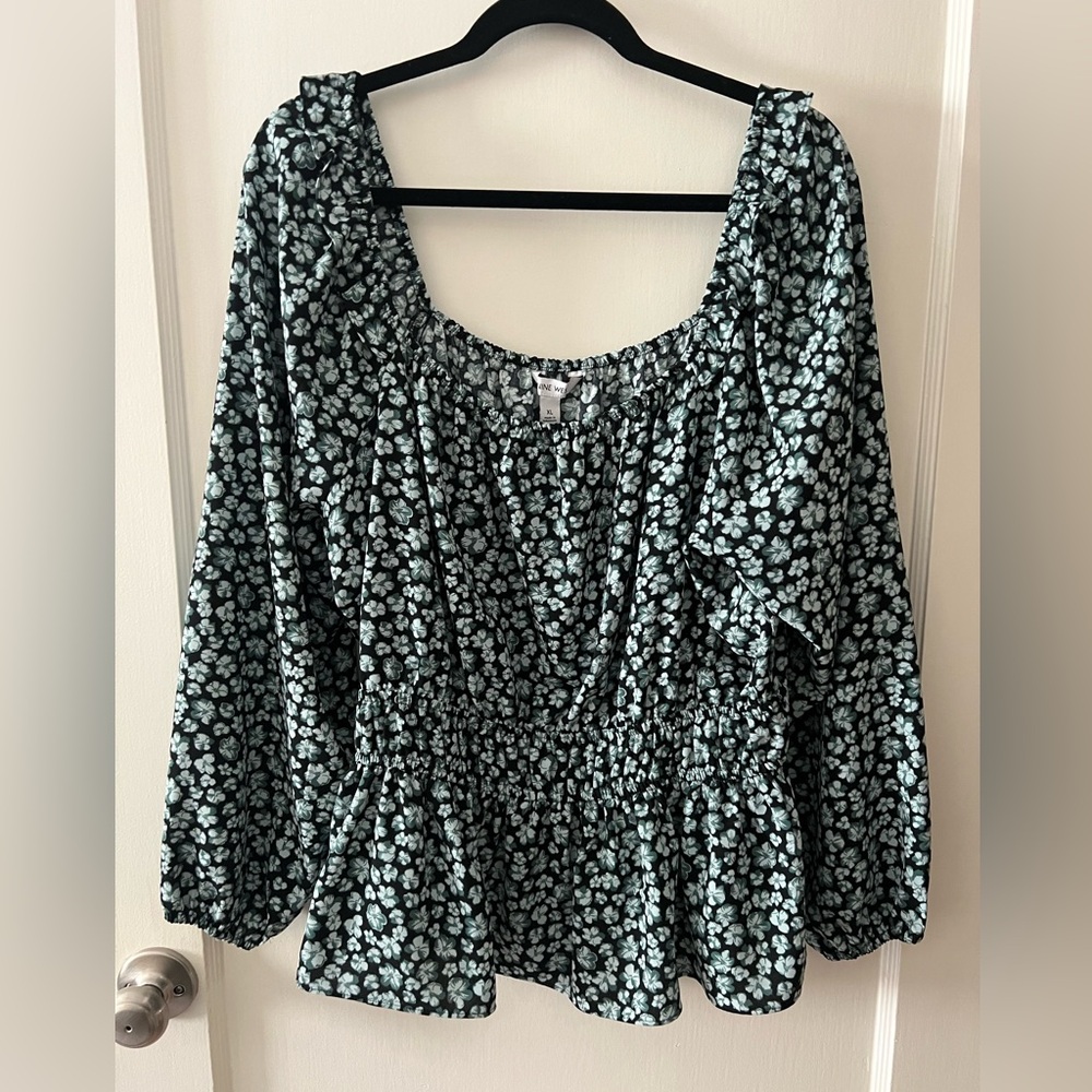 Woman’s Nine West XL long sleeve top